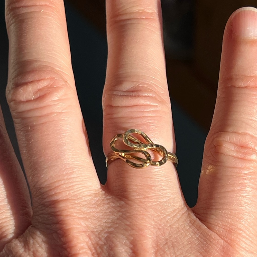 14k diamond cut gold ring, sz 6.5 - Picture 2 of 5